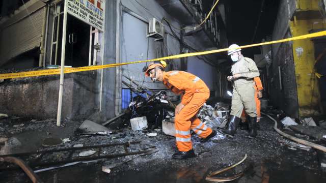 Mundka Fire Tragedy: मुंडका अग्निकांड हादसे के पीछे बिल्डिंग के मालिक मनीष लाकड़ा की लापरवाही से लगी आग, मालिक फरार
