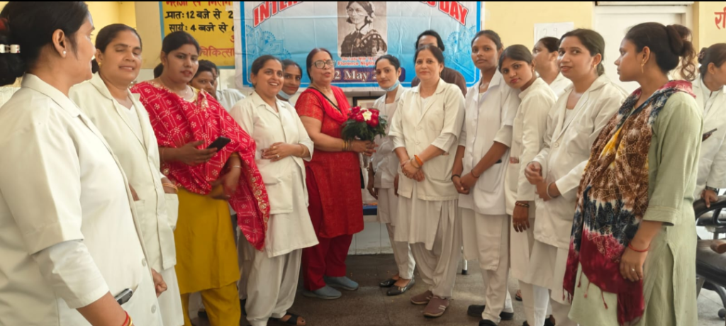 बुलंदशहर जिला हॉस्पिटल में अंतर्राष्ट्रीय नर्सेज दिवस मनाया