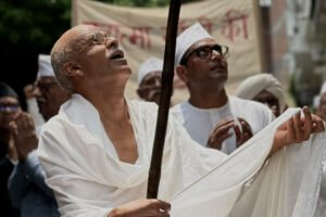 जल्द ही पर्दे पर महात्मा गांधी के किरदार में नजर आएंगे अभिनेता मनोज बाजपेयी